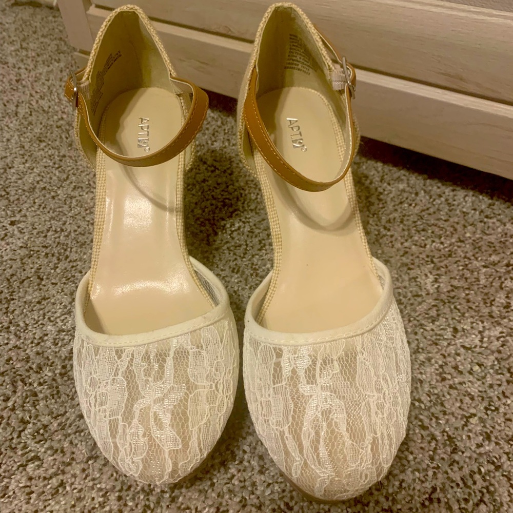 Apt. 9 Cream Lace Wedges, Size‎ 8.5 NWOT